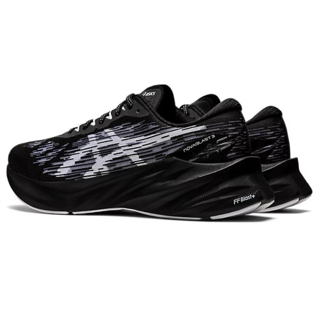 Asics NovaBlast 3 Preto e Branco