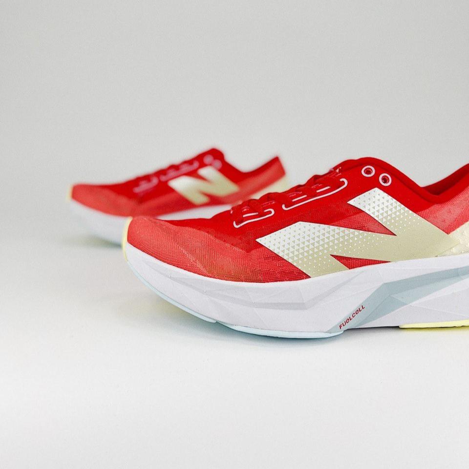 New Balance FuelCell Rebel V4 - Red/Gold