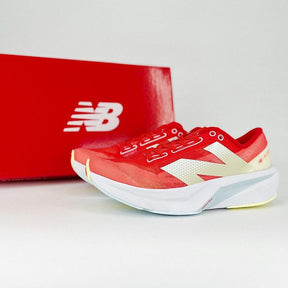 New Balance FuelCell Rebel V4 - Red/Gold