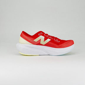 New Balance FuelCell Rebel V4 - Red/Gold