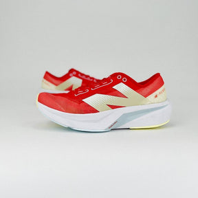 New Balance FuelCell Rebel V4 - Red/Gold