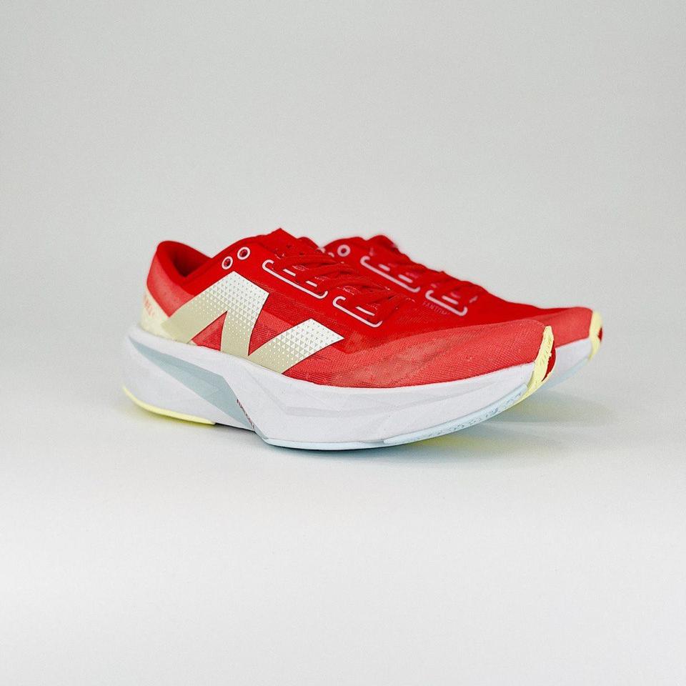 New Balance FuelCell Rebel V4 - Red/Gold