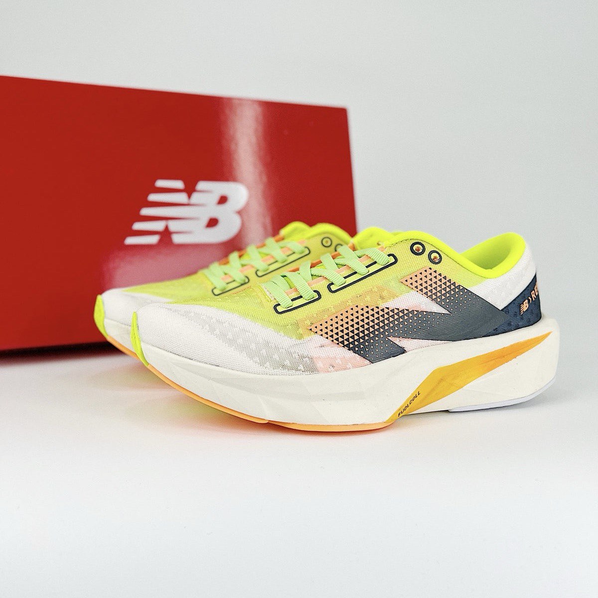 New Balance FuelCell Rebel V4 - Collor