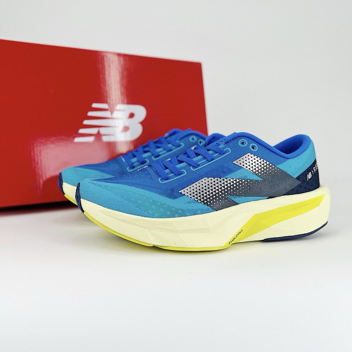 New Balance FuelCell Rebel V4 - Azul-Collor