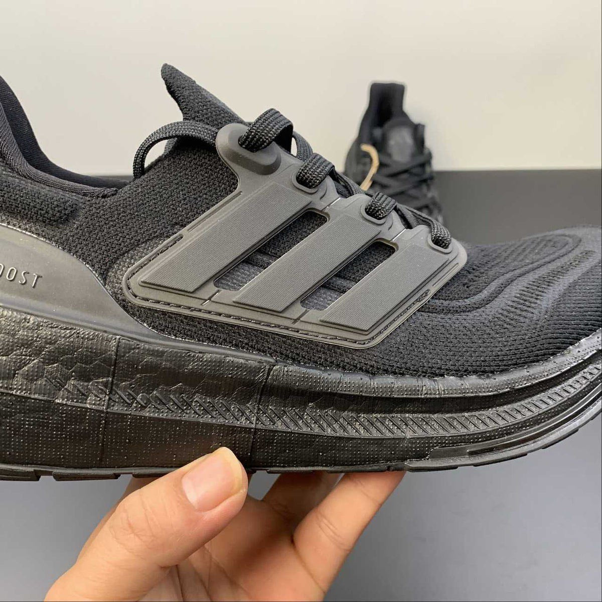 Adidas Ultraboost Light 23 Preto